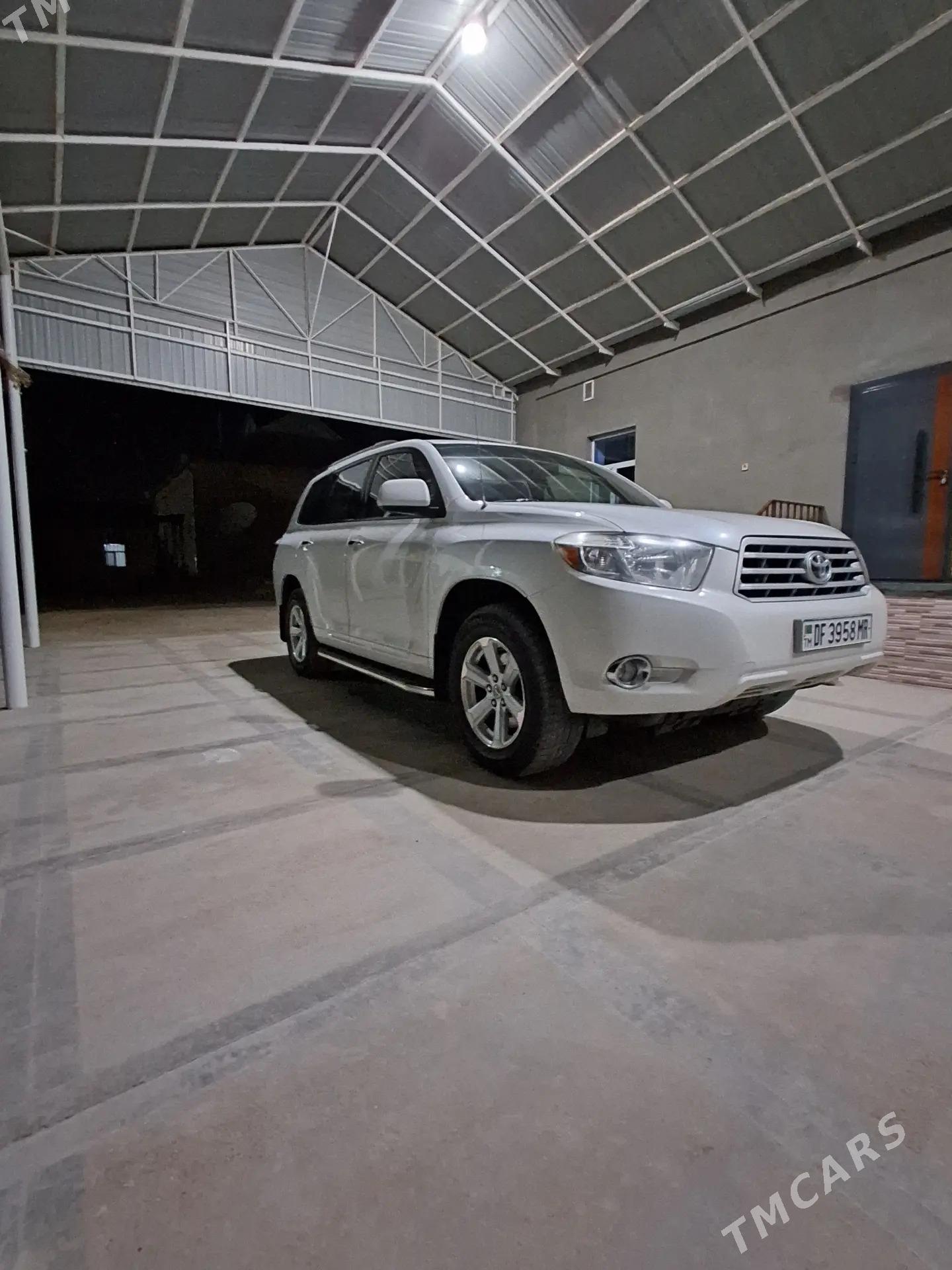 Toyota Highlander 2010 - 325 000 TMT - Мары - img 5