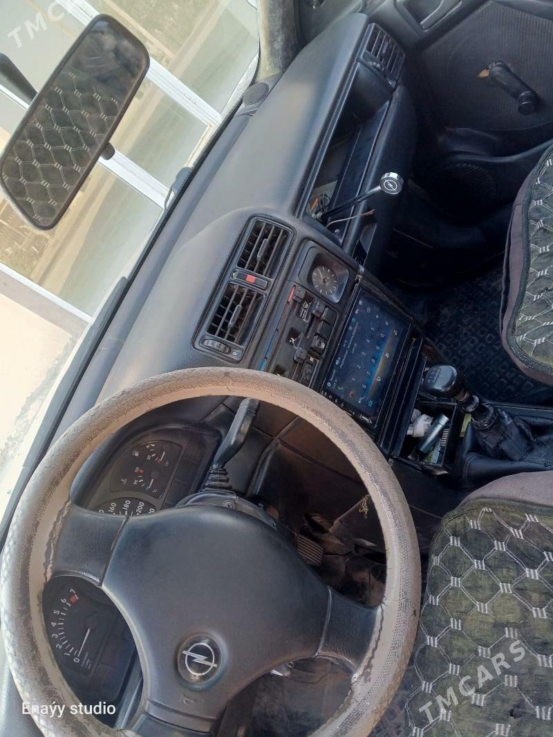 Opel Vectra 1992 - 25 000 TMT - Mary - img 5