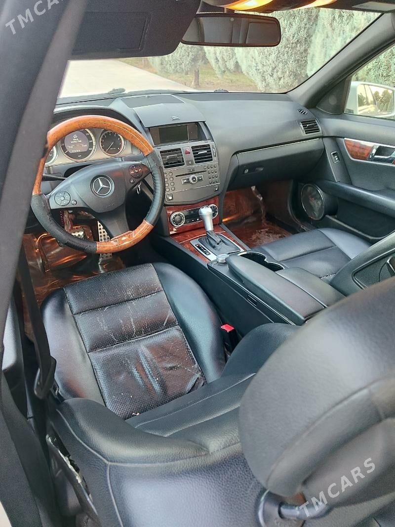 Mercedes-Benz C300 2010 - 160 000 TMT - Яшлык - img 1