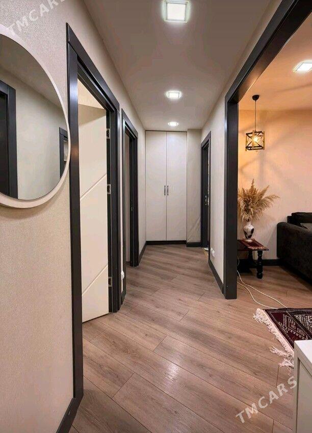 продаю квартиру - 30 мкр - img 1