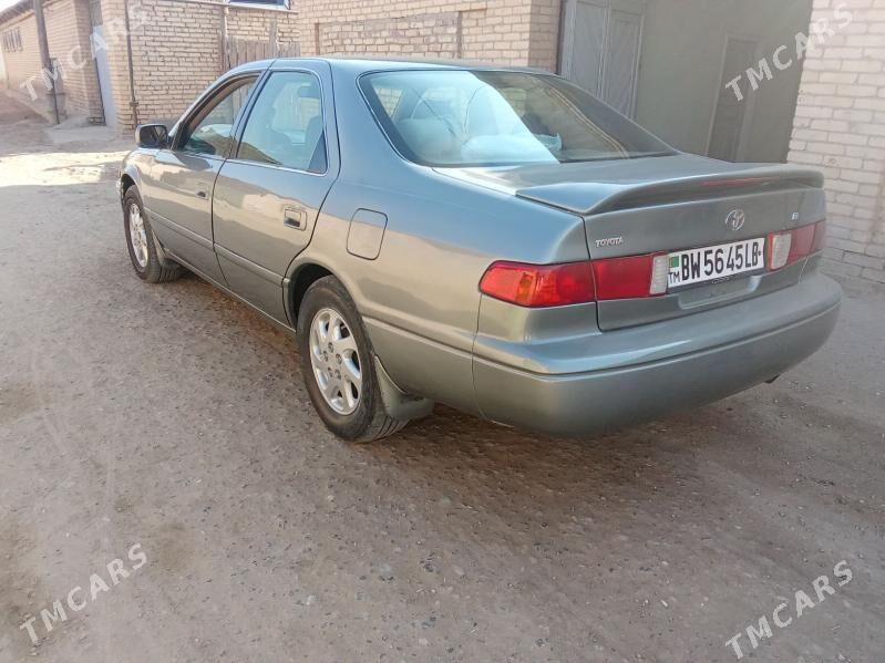 Toyota Camry 1999 - 120 000 TMT - Дянев - img 4