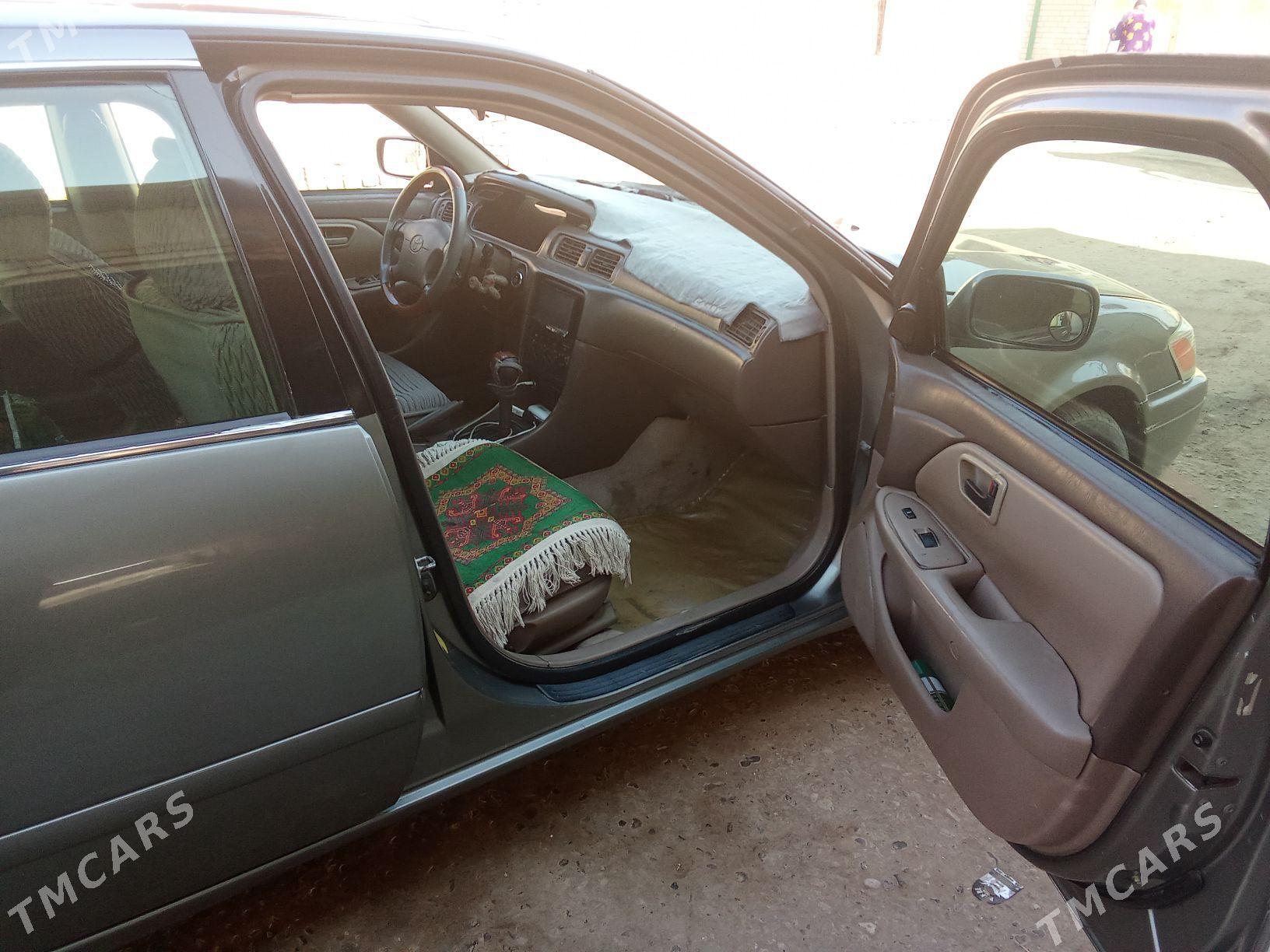 Toyota Camry 1999 - 120 000 TMT - Дянев - img 8