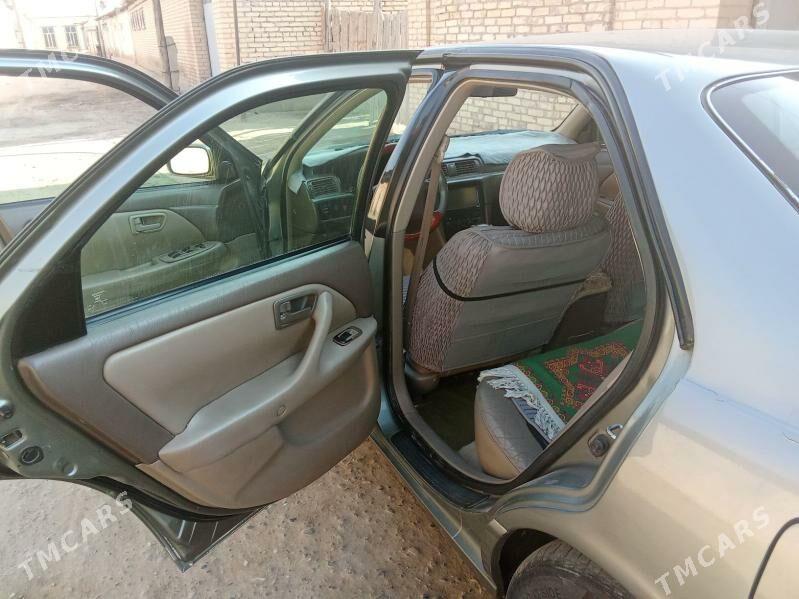 Toyota Camry 1999 - 120 000 TMT - Дянев - img 6