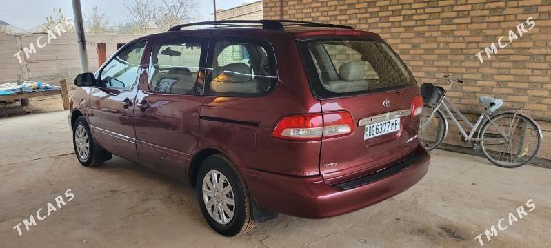 Toyota Sienna 2001 - 137 000 TMT - Мары - img 3