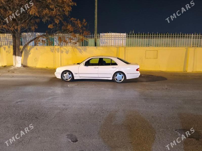 Mercedes-Benz E430 2000 - 132 000 TMT - Туркменбаши - img 4