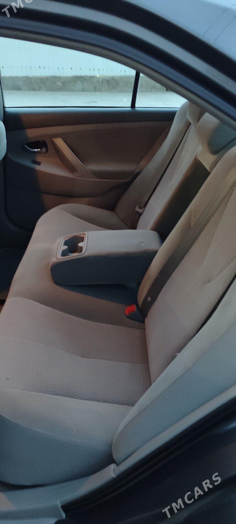 Toyota Camry 2011 - 230 000 TMT - Мары - img 8