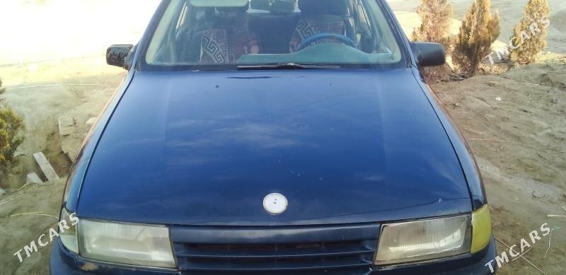 Opel Vectra 1990 - 26 000 TMT - Гурбансолтан Едже - img 2