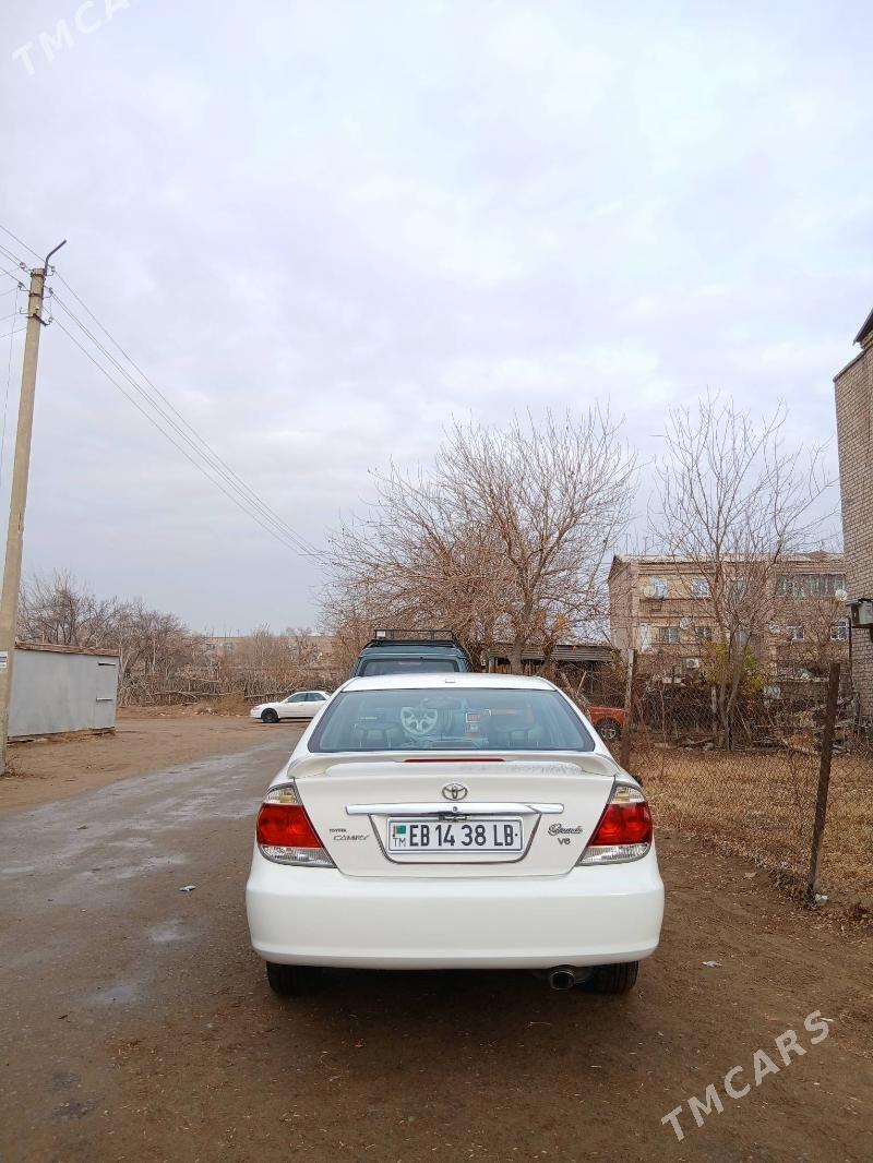 Toyota Camry 2004 - 177 000 TMT - Газаджак - img 3
