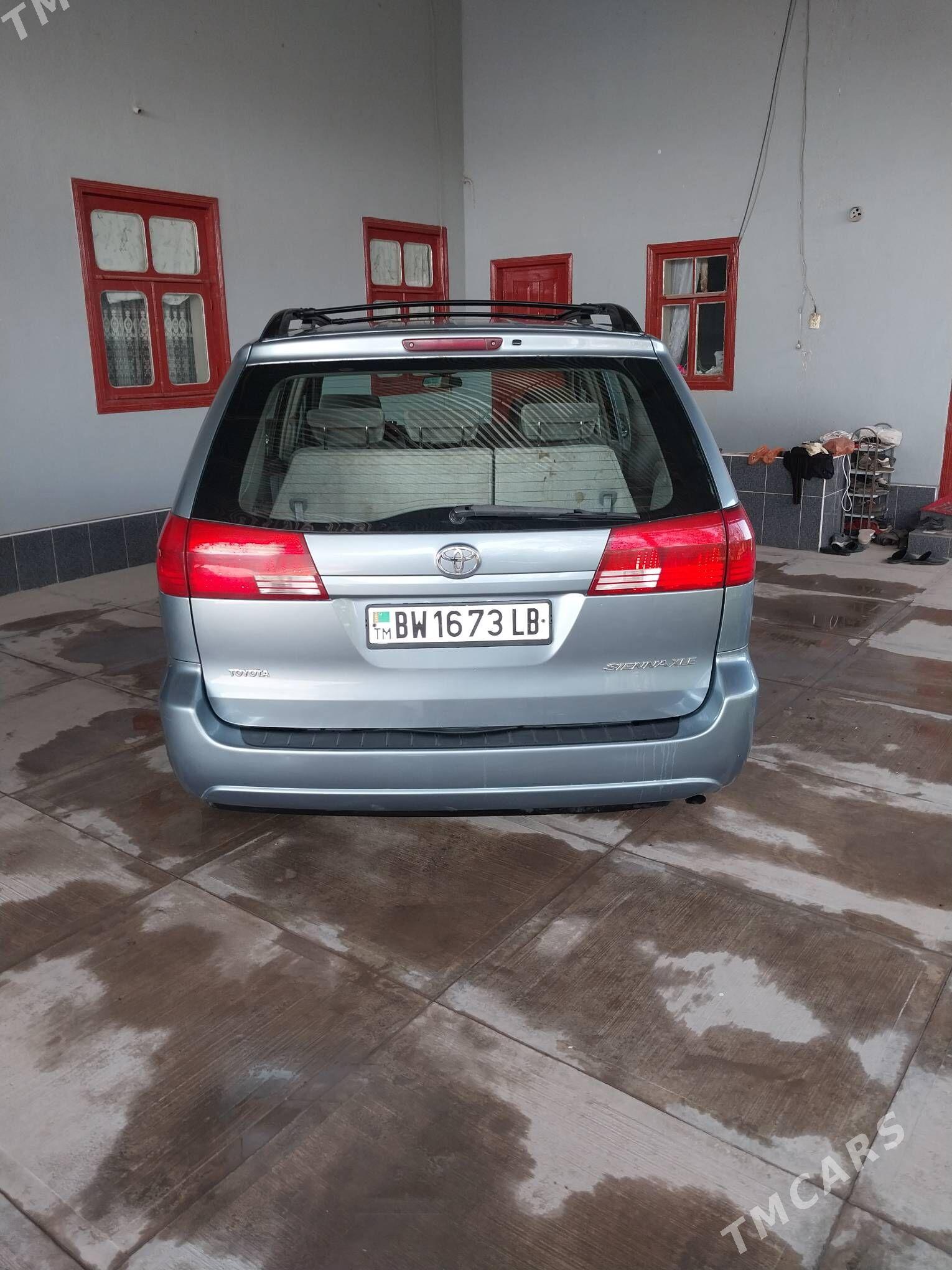 Toyota Sienna 2005 - 200 000 TMT - Сакар - img 2
