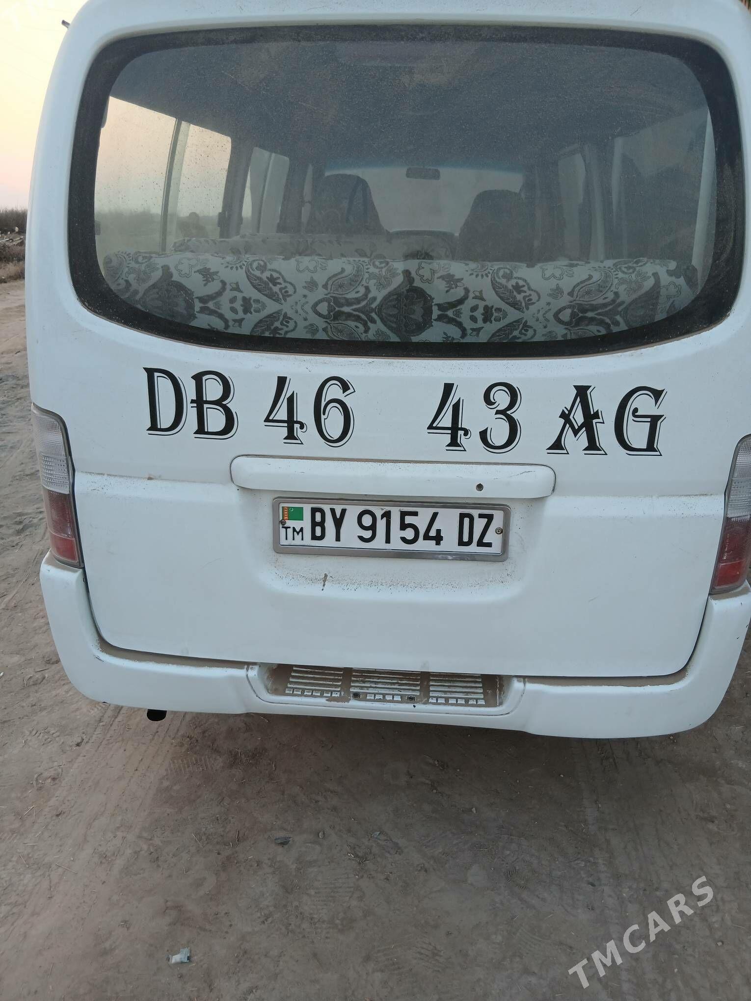 Nissan Urvan 2004 - 140 000 TMT - Türkmenbaşy etr. - img 7