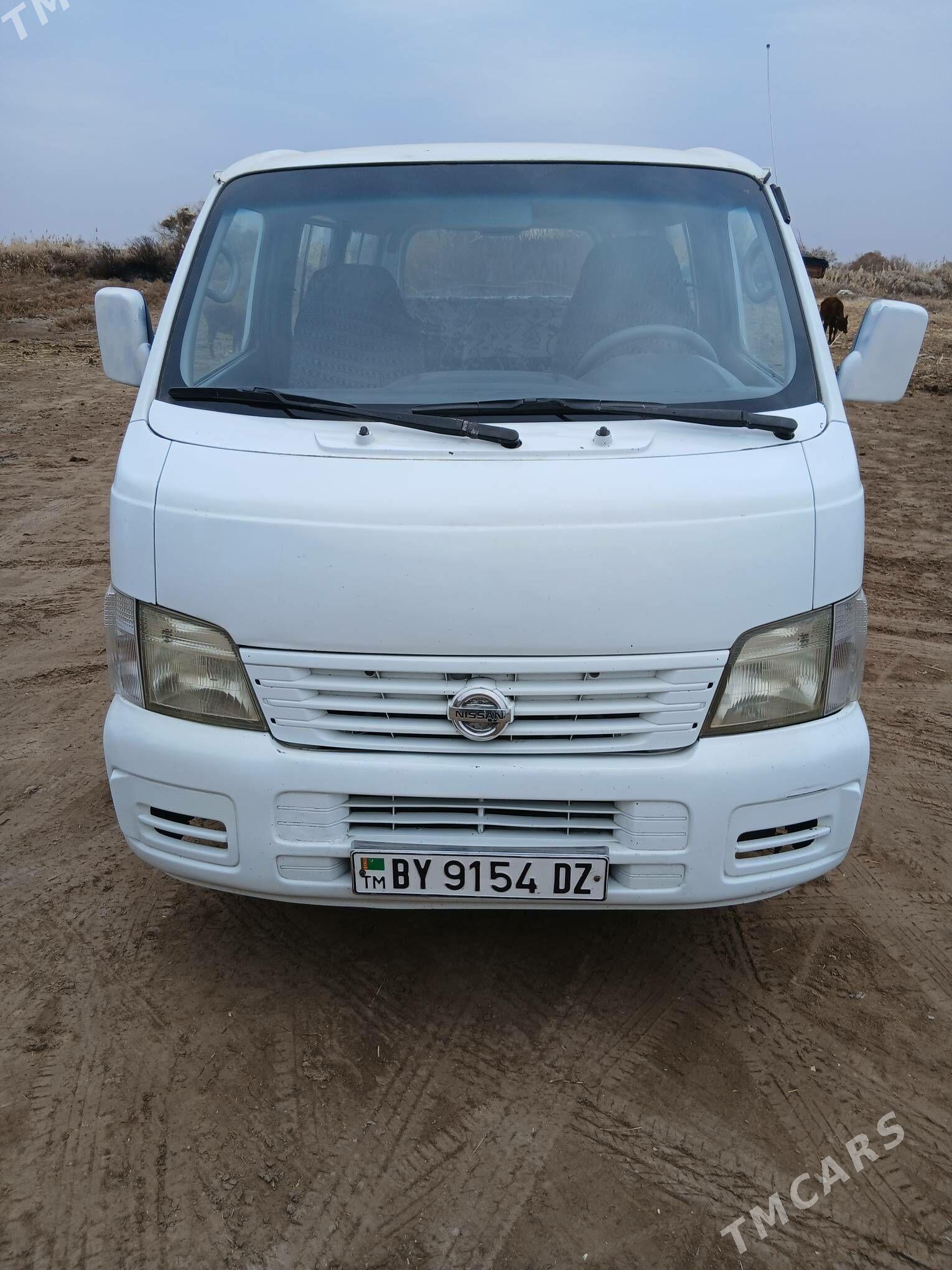 Nissan Urvan 2004 - 140 000 TMT - Türkmenbaşy etr. - img 2