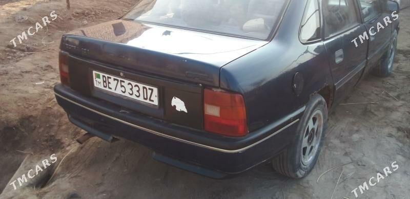 Opel Vectra 1990 - 26 000 TMT - Гурбансолтан Едже - img 3