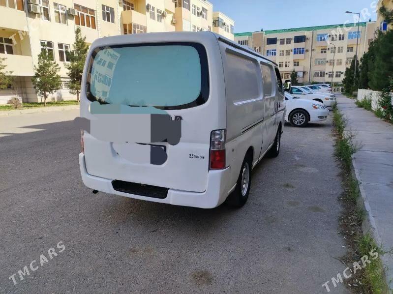 Nissan Urvan 2007 - 110 000 TMT - Туркменабат - img 3