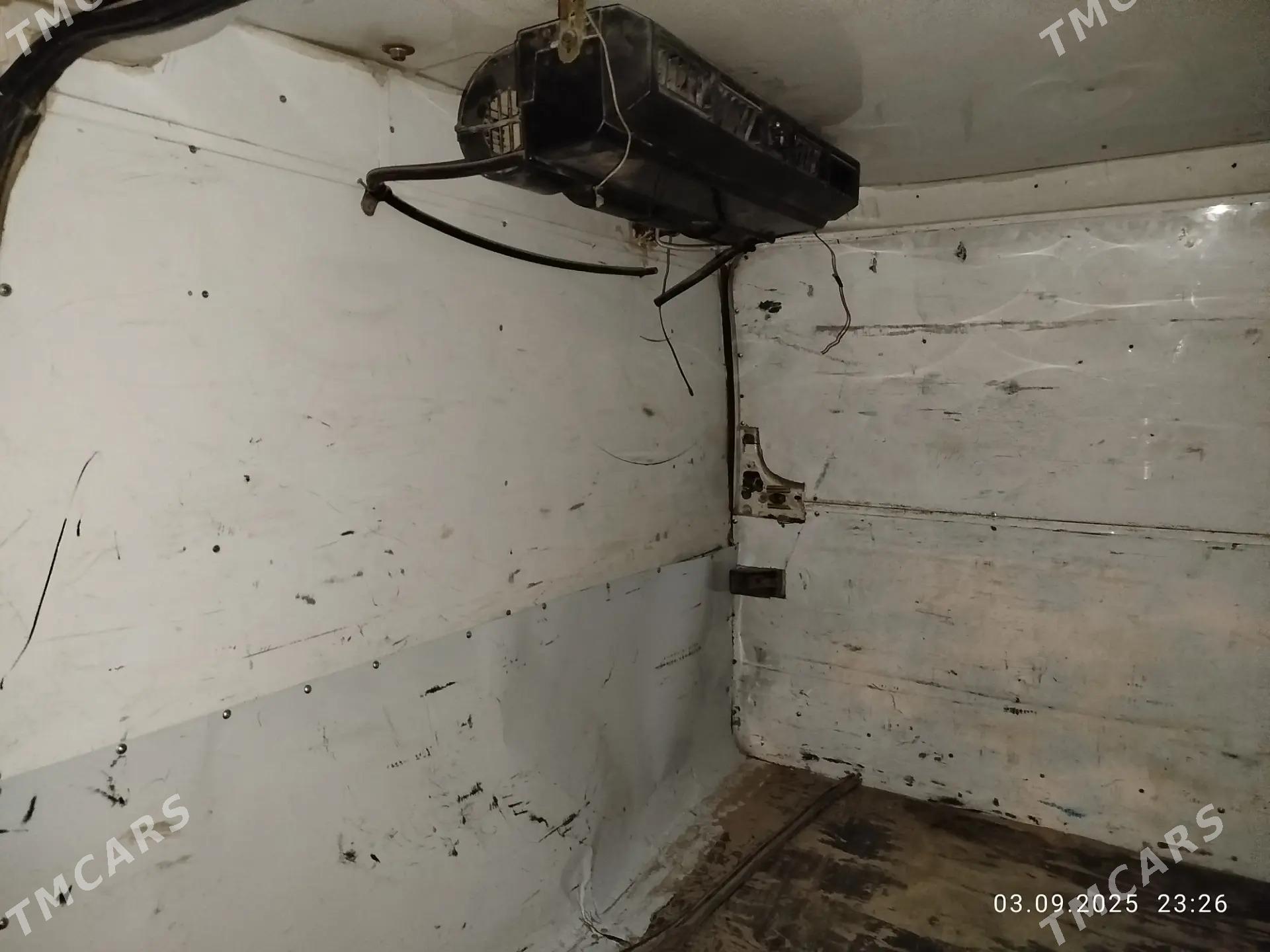 Nissan Urvan 2007 - 110 000 TMT - Туркменабат - img 7