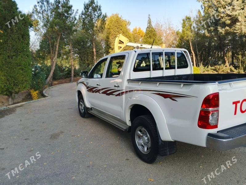 Toyota Hilux 2014 - 370 000 TMT - Балканабат - img 3