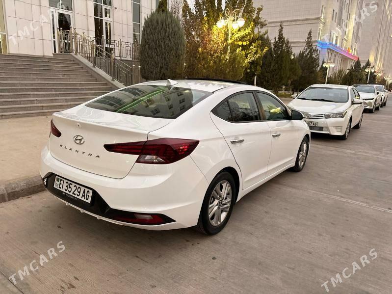 Hyundai Elantra 2020 - 250 000 TMT - Айтакова (ул. Огузхана) - img 5