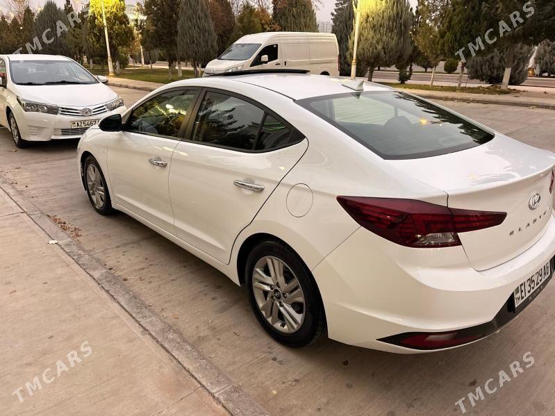 Hyundai Elantra 2020 - 250 000 TMT - Айтакова (ул. Огузхана) - img 3