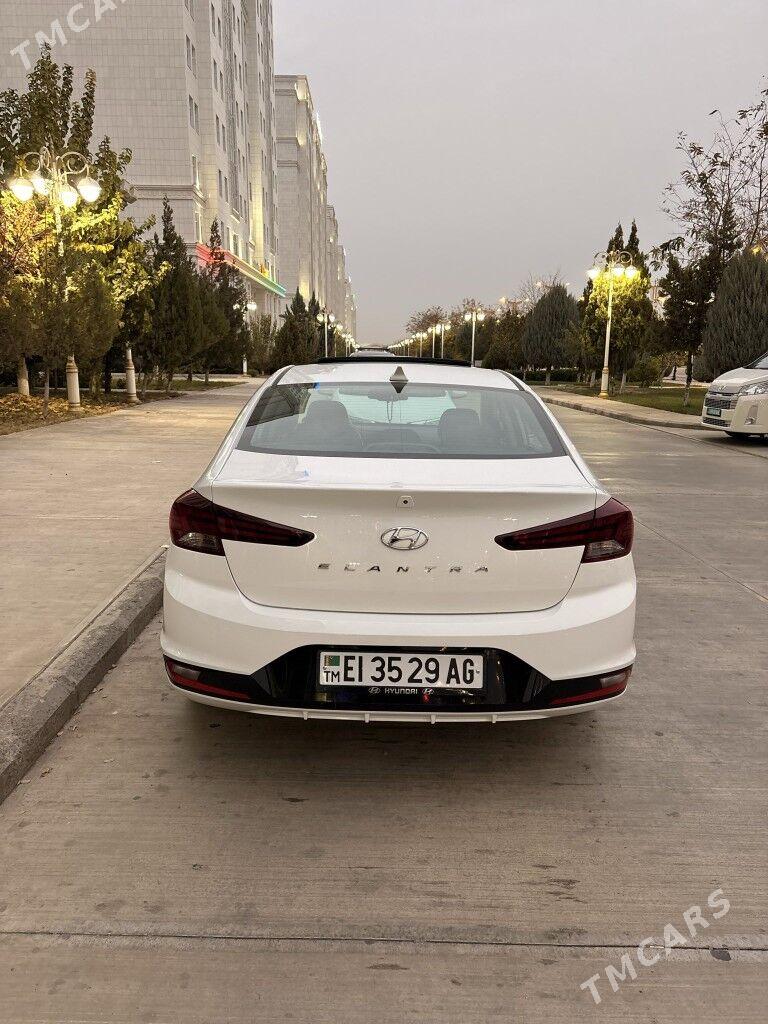 Hyundai Elantra 2020 - 250 000 TMT - Айтакова (ул. Огузхана) - img 4