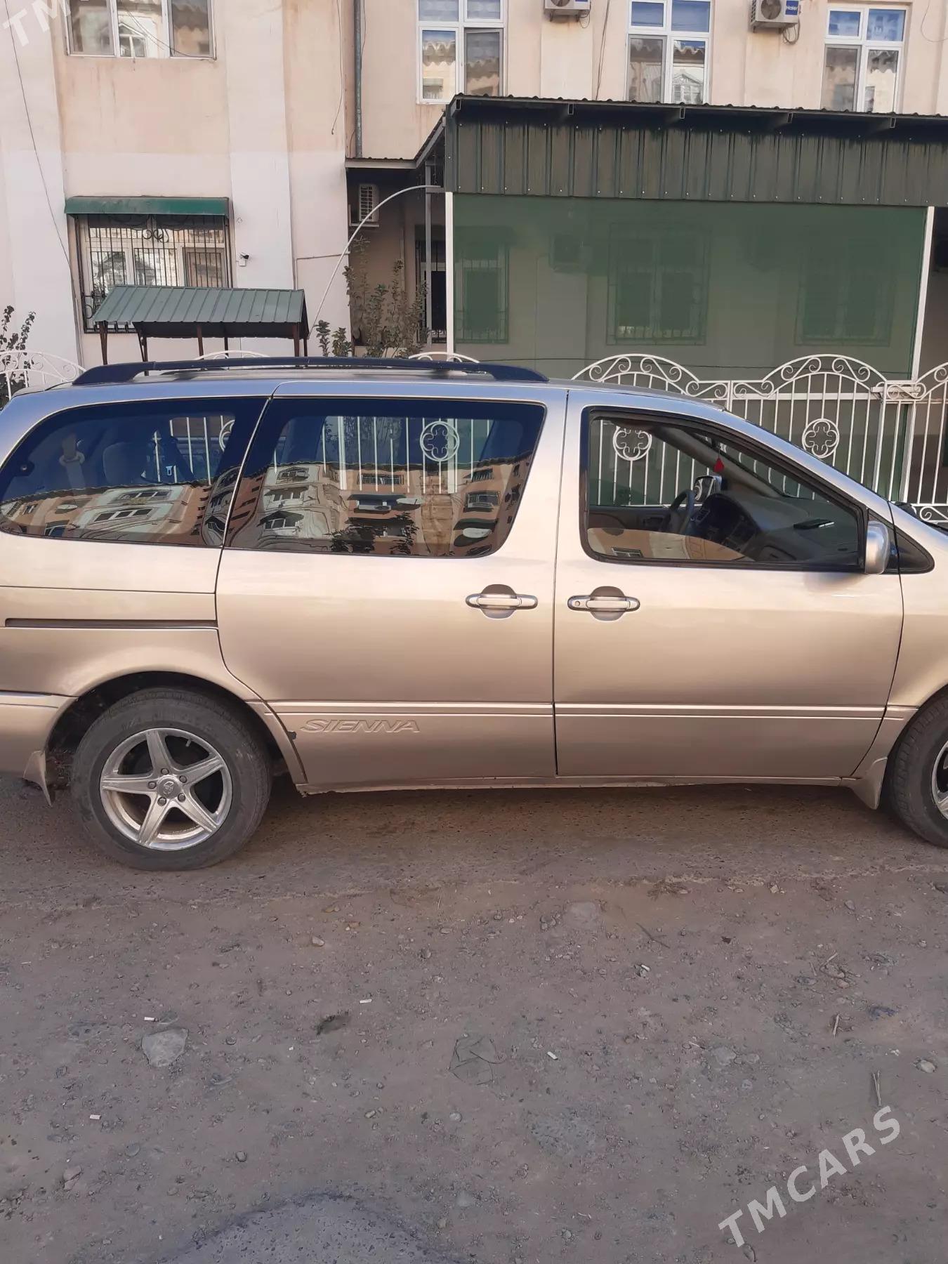 Toyota Sienna 2002 - 148 000 TMT - Ходжамбаз - img 3