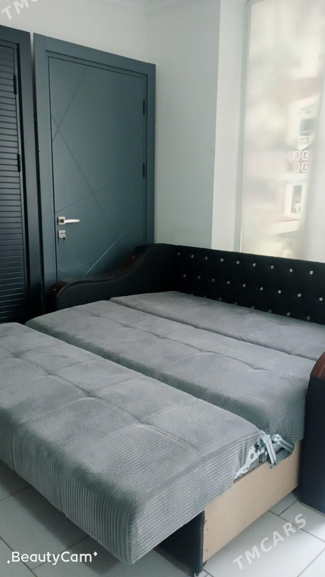 diwan - Mary - img 1