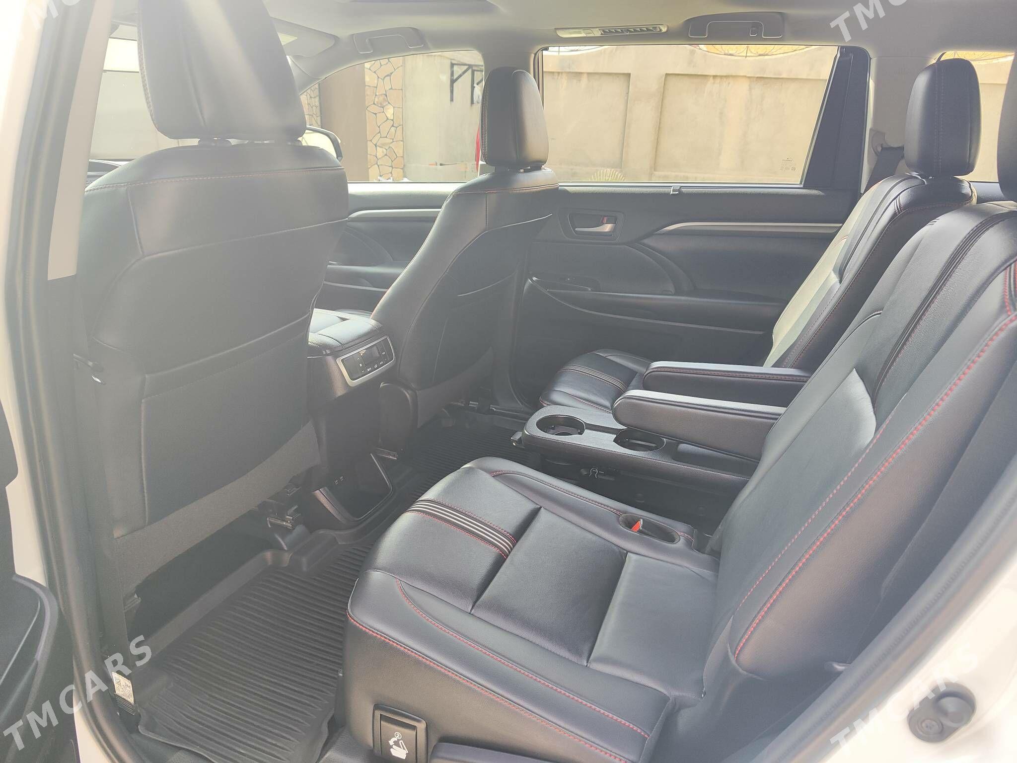 Toyota Highlander 2019 - 450 000 TMT - Мары - img 4