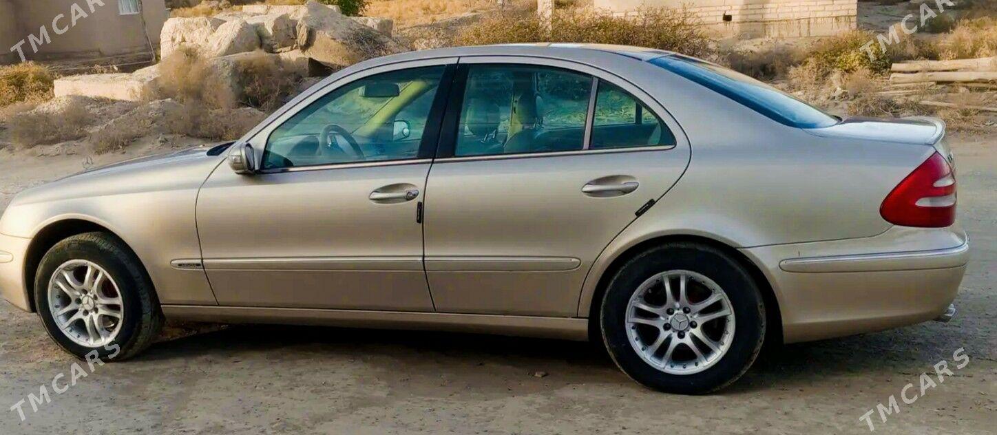 Mercedes-Benz E320 2003 - 120 000 TMT - Мары - img 4