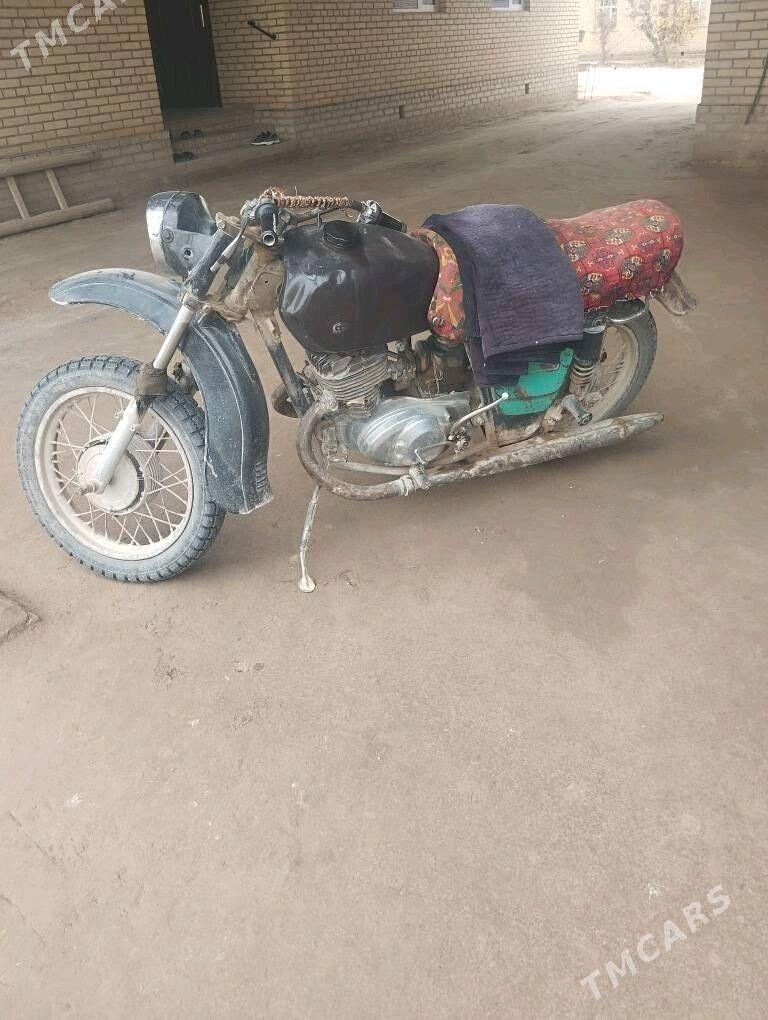 Iž Planeta 2015 - 5 000 TMT - Халач - img 1