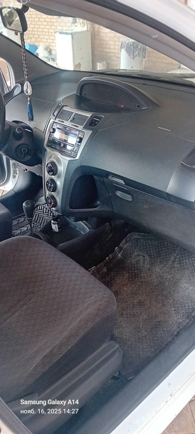 Toyota Yaris 2009 - 102 000 TMT - Гарабекевюл - img 6