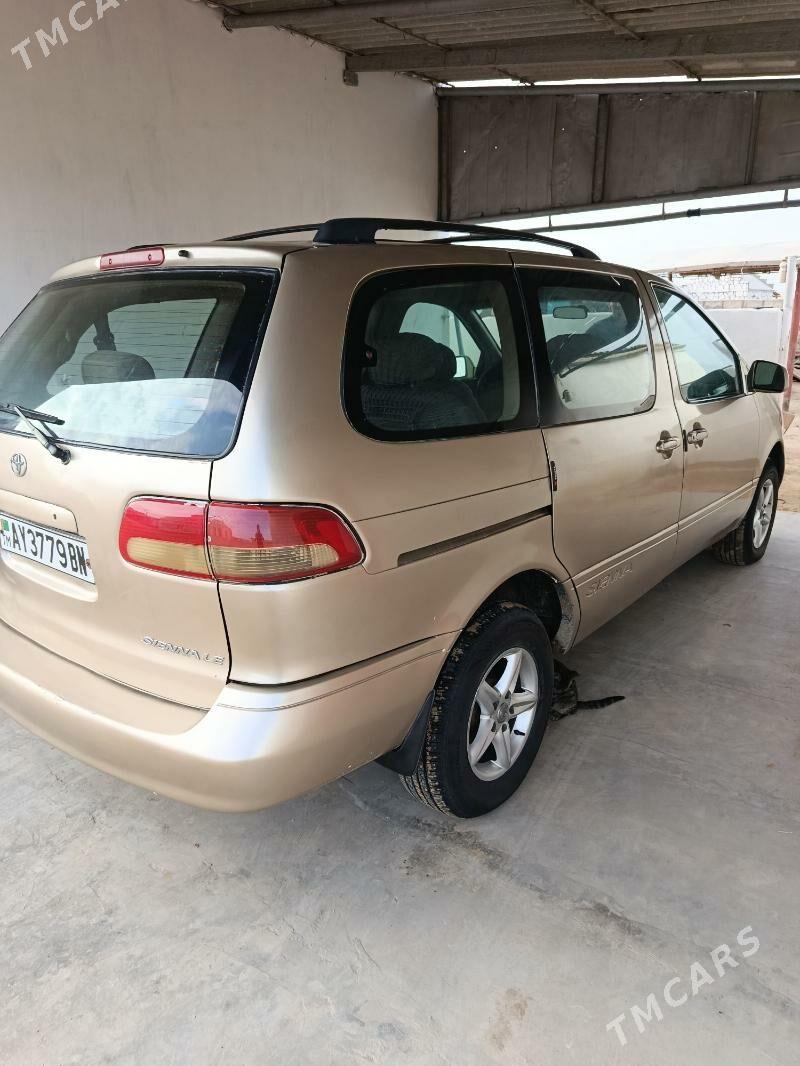 Toyota Sienna 2002 - 160 000 TMT - Эсенгулы - img 2