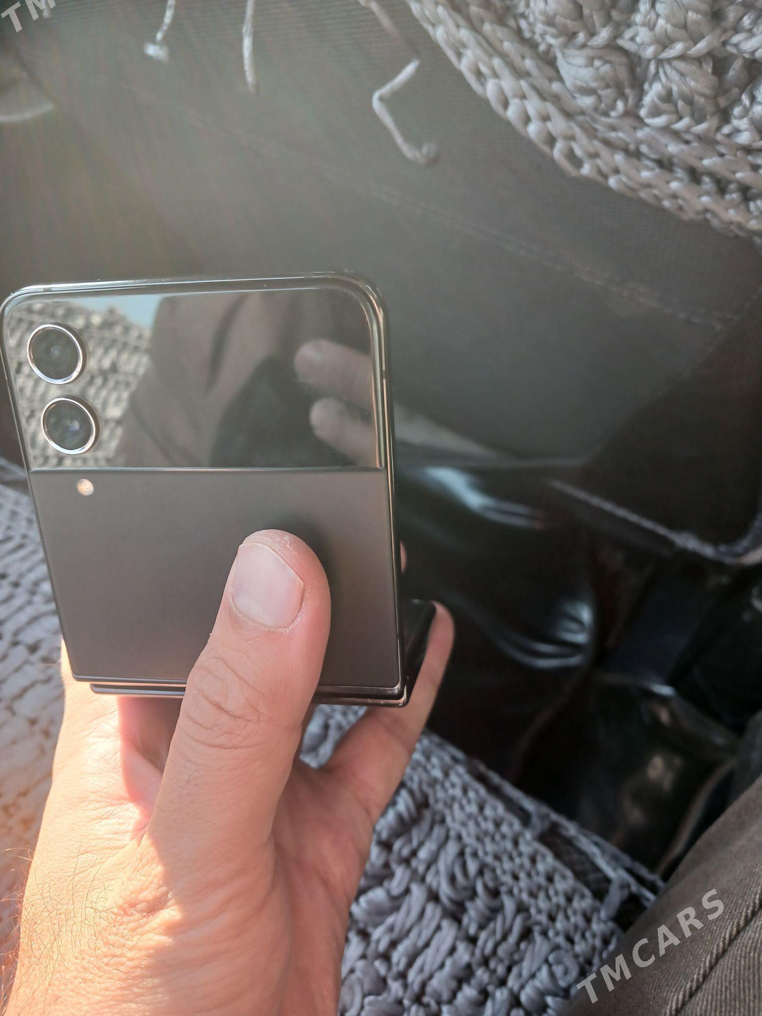 Z flip 4 samsung galaxy - Гумдаг - img 2