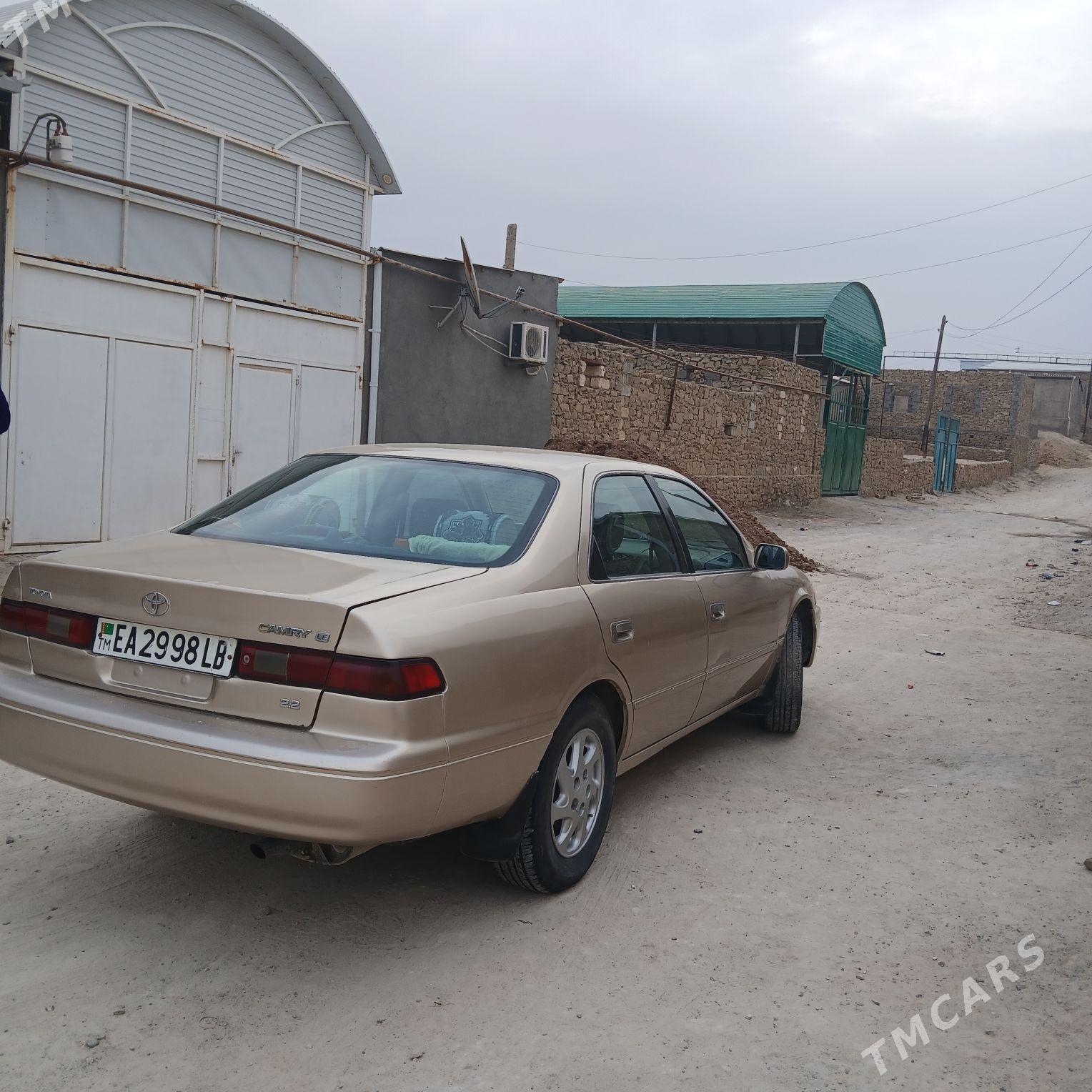 Toyota Camry 1999 - 130 000 TMT - Магданлы - img 3