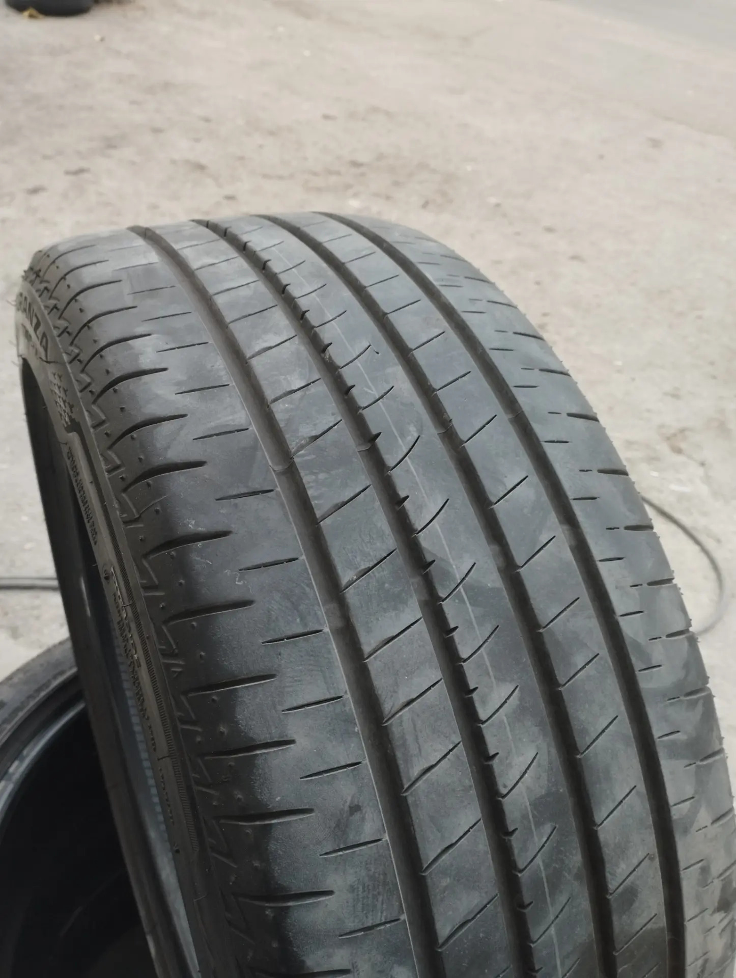 235 45 18 BRIDGESTONE 2 600 TMT - Хитровка - img 1