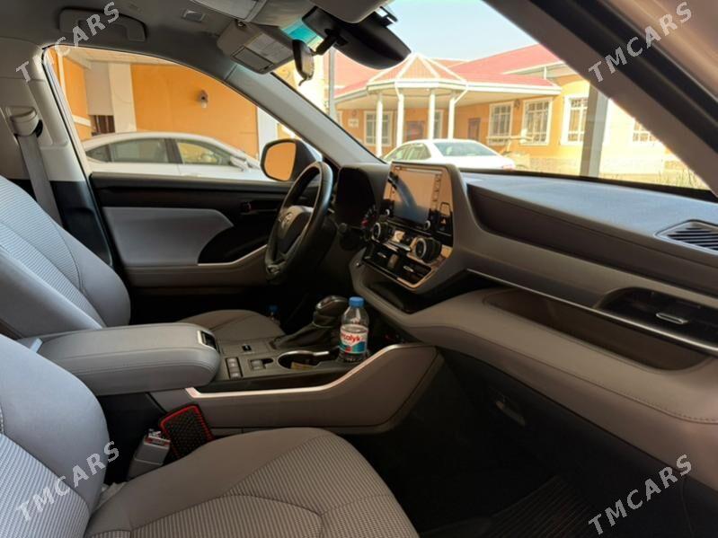 Toyota Highlander 2022 - 420 000 TMT - Мары - img 6