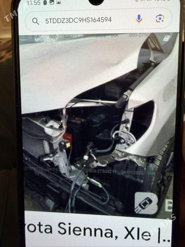 Toyota Sienna 2017 - 370 000 TMT - Гёкдепе - img 8