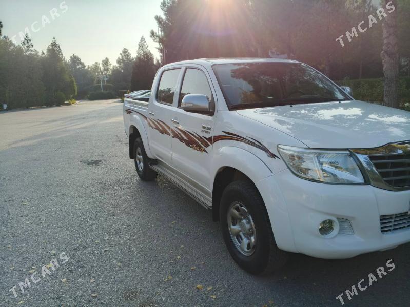 Toyota Hilux 2014 - 360 000 TMT - Балканабат - img 4