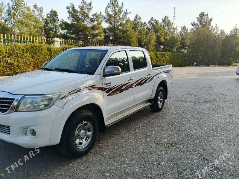 Toyota Hilux 2014 - 360 000 TMT - Балканабат - img 3