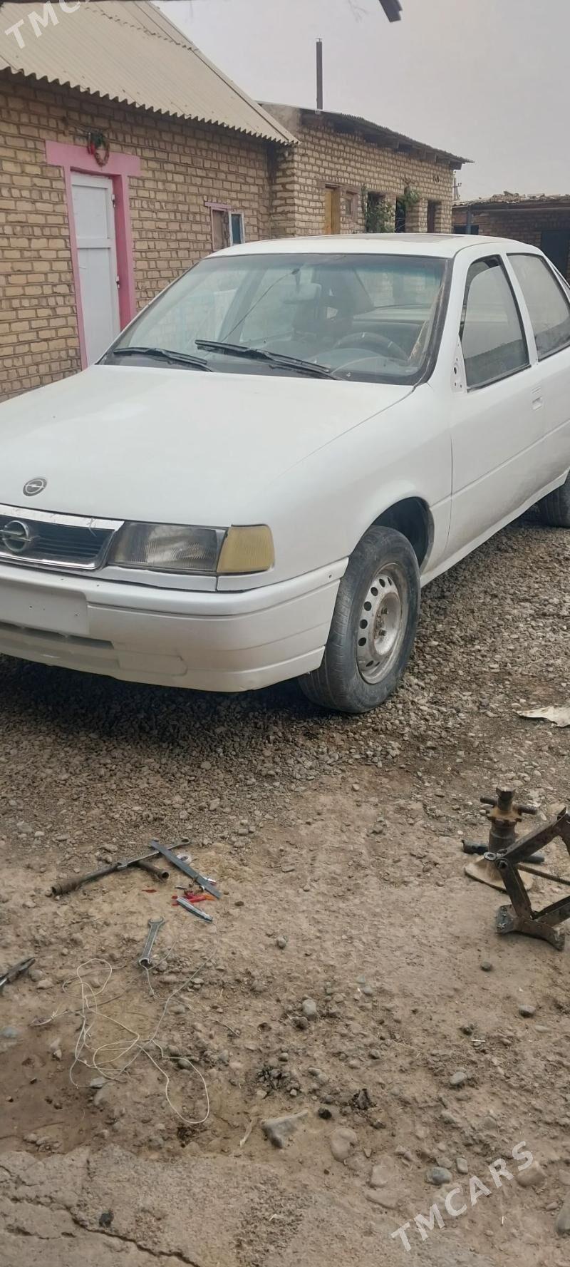 Opel Vectra 1990 - 25 000 TMT - Бабадайхан - img 4