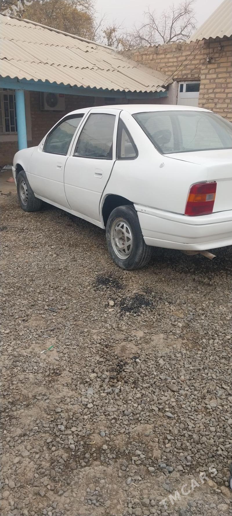 Opel Vectra 1990 - 25 000 TMT - Бабадайхан - img 3