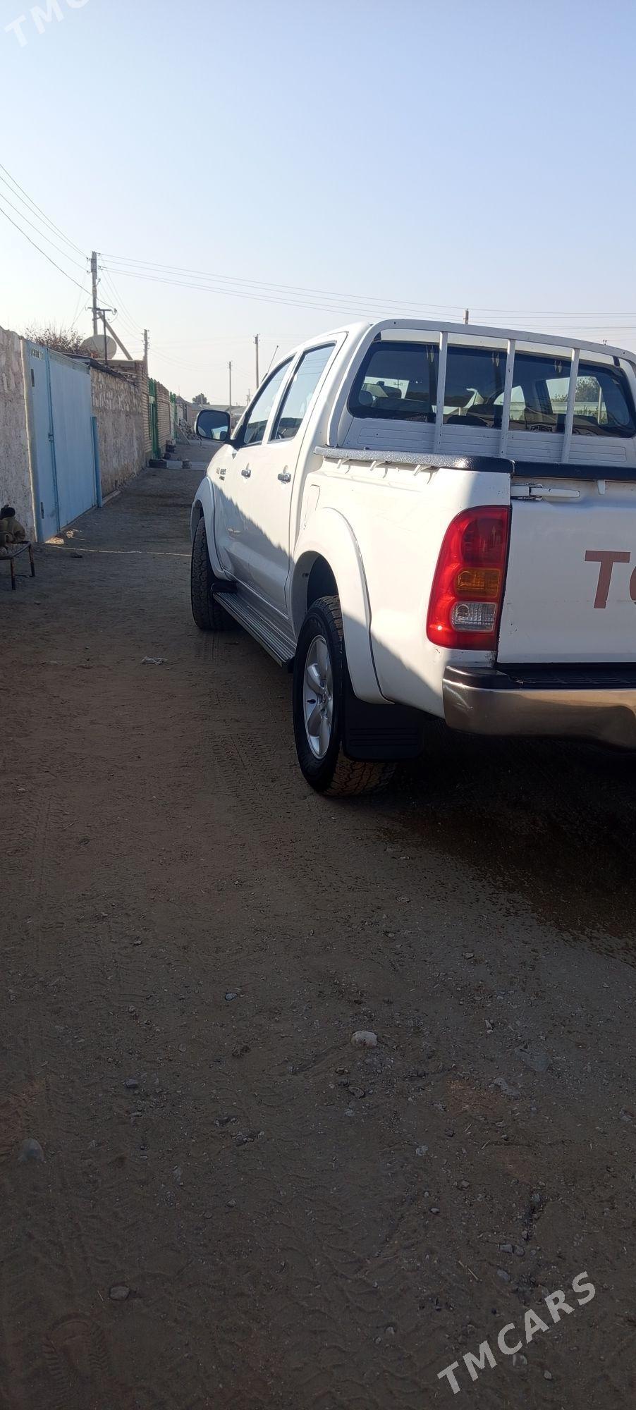 Toyota Hilux 2008 - 270 000 TMT - Джебел - img 2