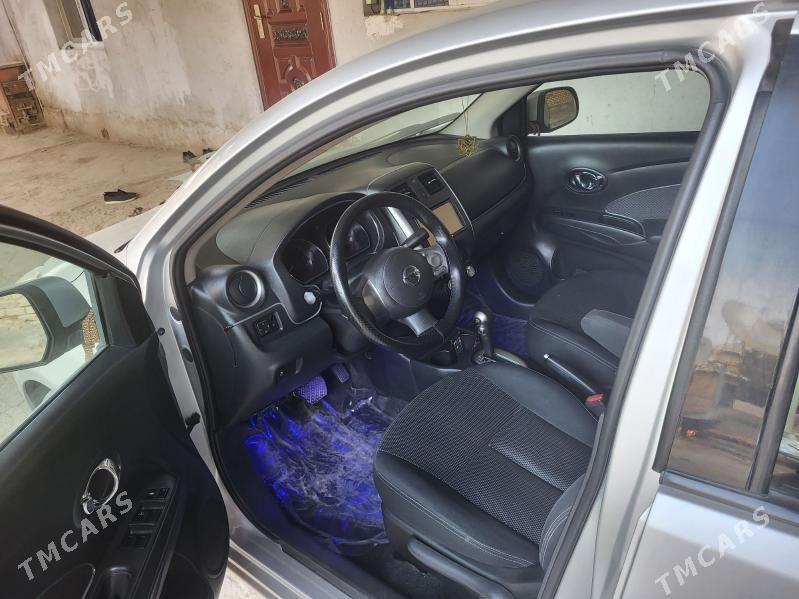 Nissan Versa 2013 - 127 000 TMT - Байрамали - img 4