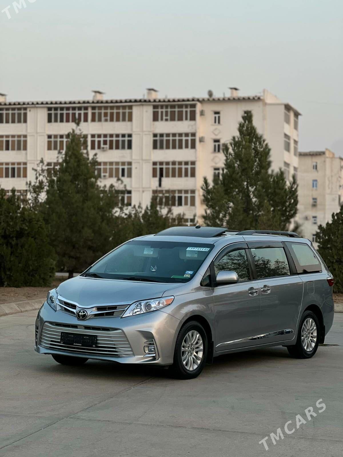 Toyota Sienna 2017 - 410 000 TMT - Балканабат - img 2