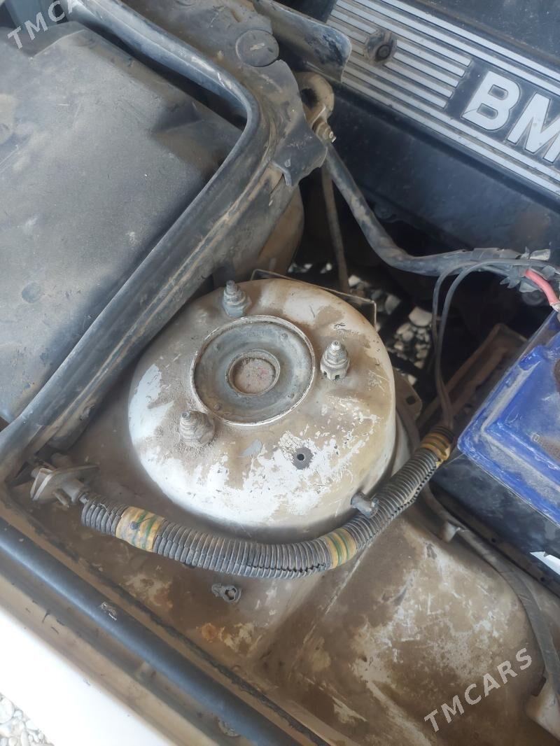 BMW 520 1989 - 50 000 TMT - Mary - img 8
