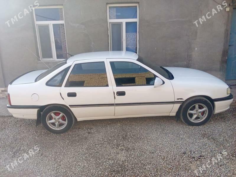 Opel Vectra 1990 - 35 000 TMT - Мары - img 3