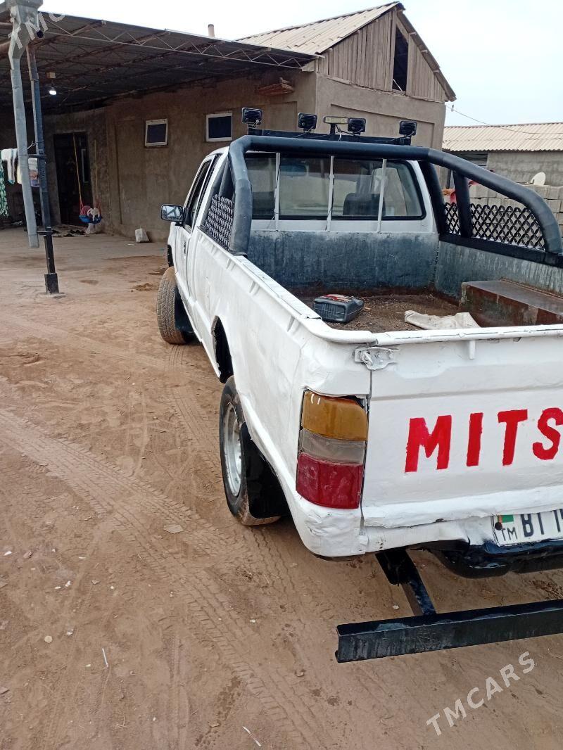Mitsubishi L200 1992 - 35 000 TMT - Sarahs - img 2