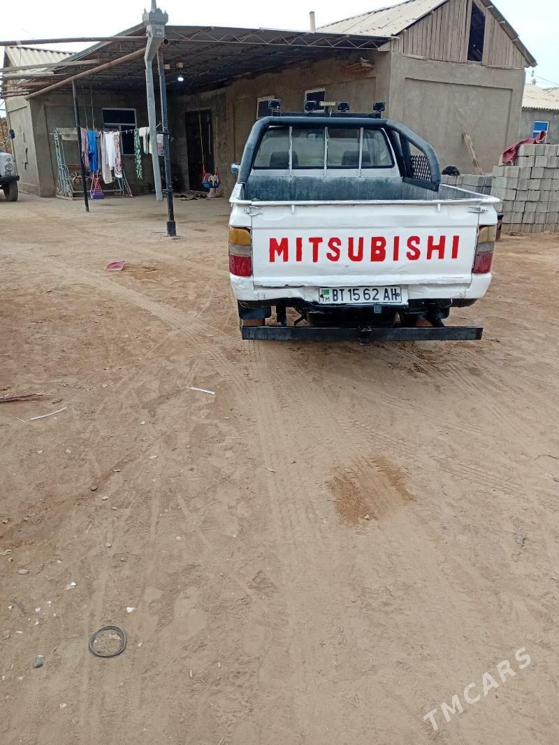 Mitsubishi L200 1992 - 35 000 TMT - Sarahs - img 5