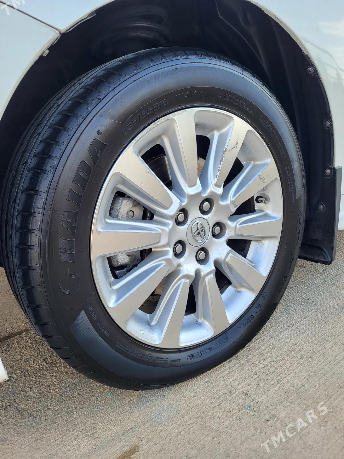 Toyota Sienna 2010 - 318 000 TMT - Ашхабад - img 8