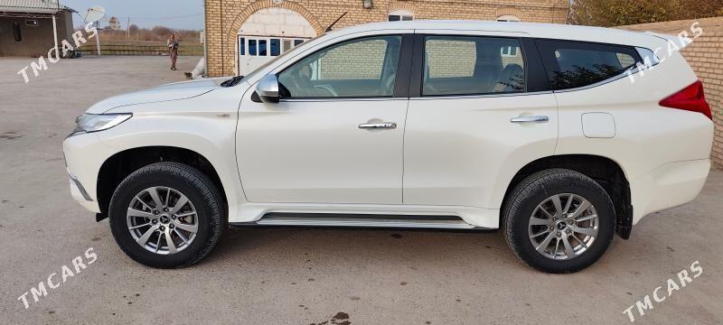 Mitsubishi Montero Sport 2019 - 380 000 TMT - Murgap - img 3