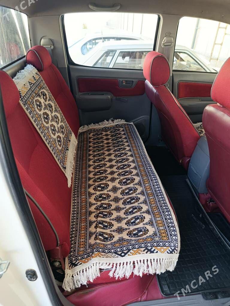 Toyota Hilux 2009 - 300 000 TMT - Кака - img 3