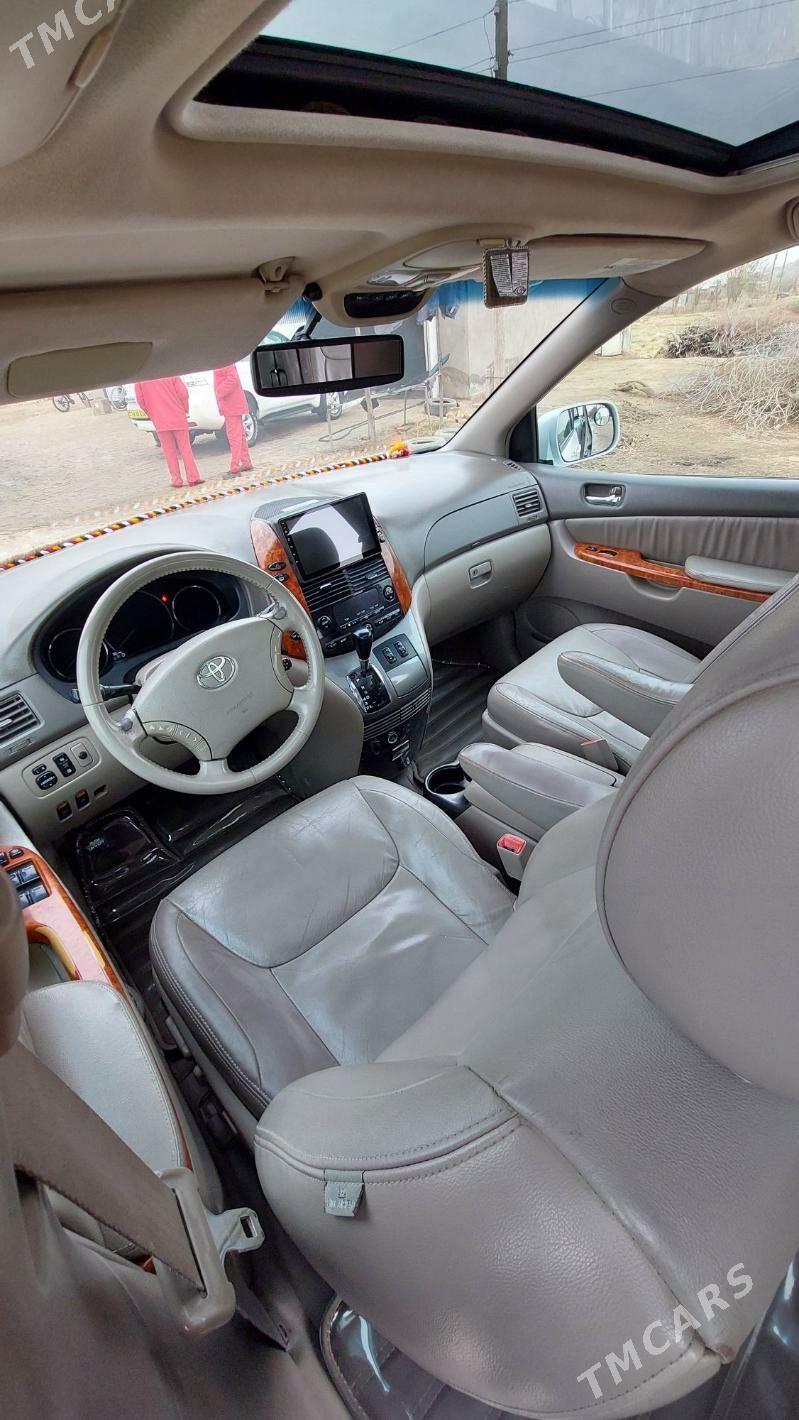 Toyota Sienna 2006 - 300 000 TMT - Ёлётен - img 4
