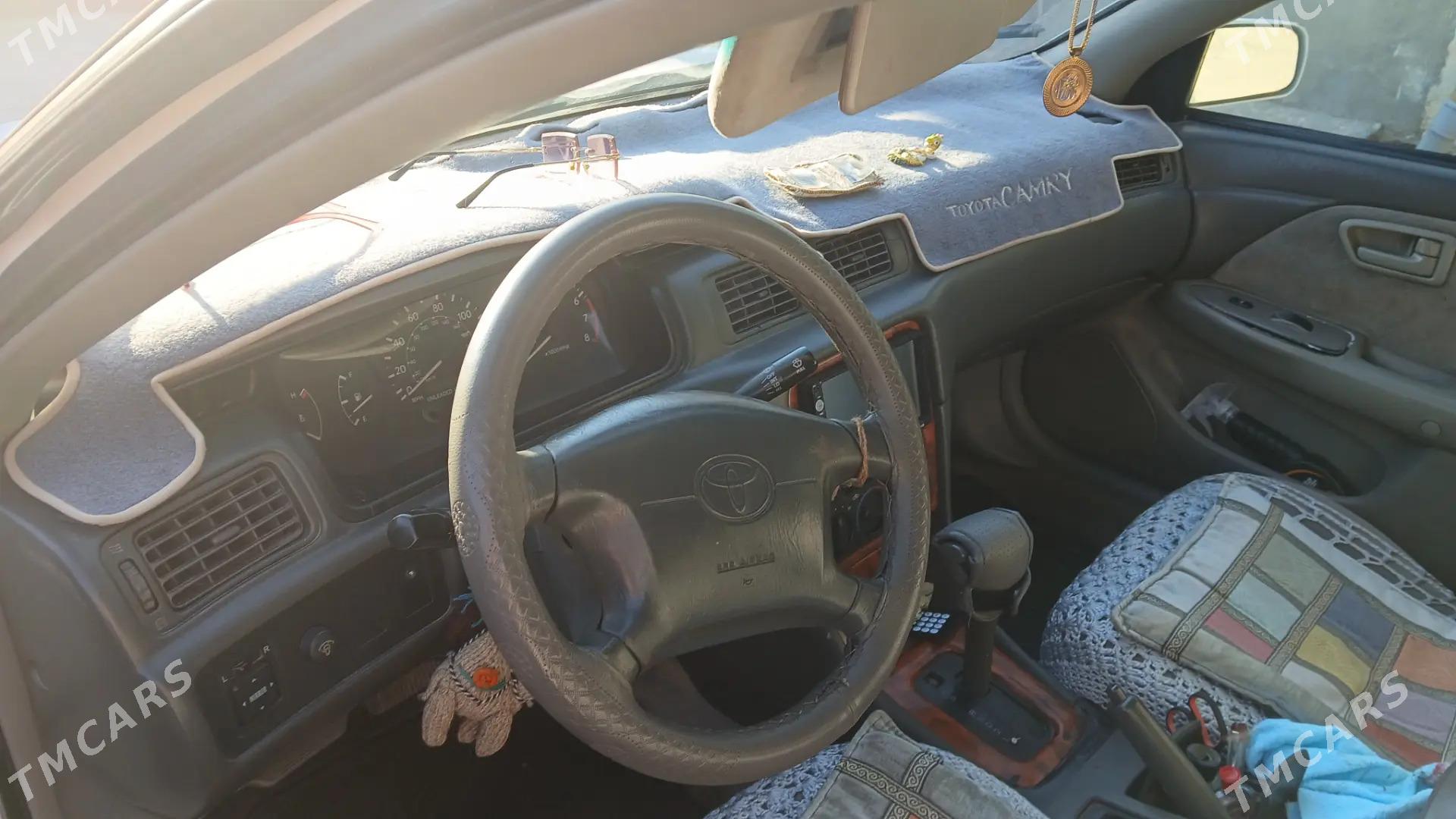 Toyota Camry 1998 - 130 000 TMT - Туркменбаши - img 2